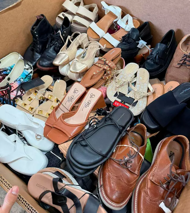 Avia, Skechers, Forever21, Guess, American Eagle, Crocs summer shoes lot · 200
