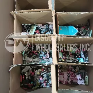 CVS cosmetic lot · 3,732 units · shelf-pulls/overstock