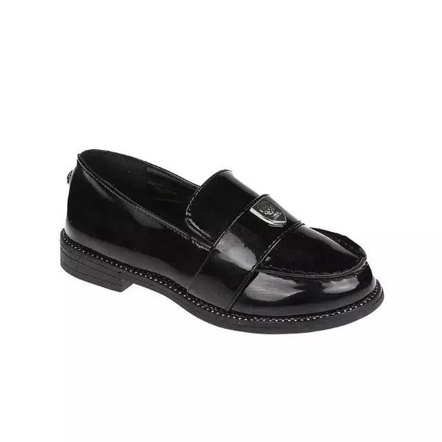 Wholesale Lot Of 144 Pairs Of Vince Camuto Shoes For Girls – Sizes 3-11 – MSRP $60.00 – Your Price Is Only $3.50 Each