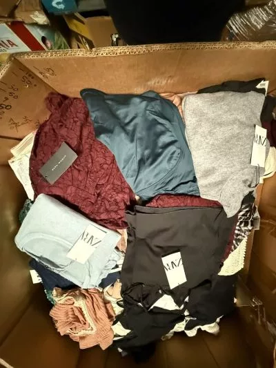 Zara wholesale apparel mixed pallets 100pcs.