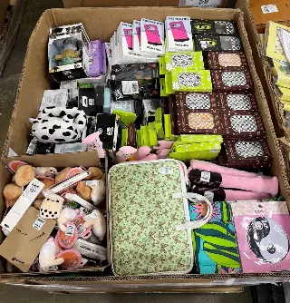 Assorted Tech Accessories lot · new