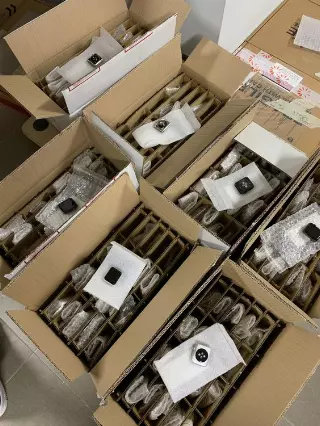 Apple Watch pallets · mixed models · new/customer return/refurbished