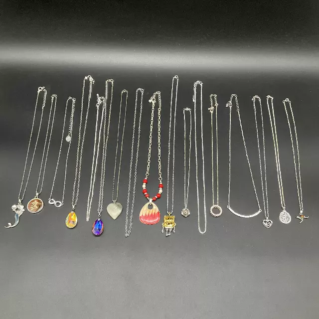 Mixed Costume Jewelry Necklace Lot of 16 Silver & Gold Tone Fashion Pendants