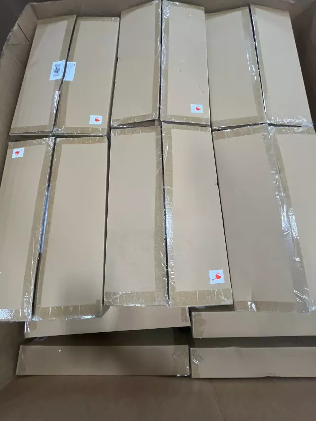 Assorted large table top plates lot · new