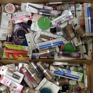 Cover Girl Brand New Overstock Cosmetics 300pcs