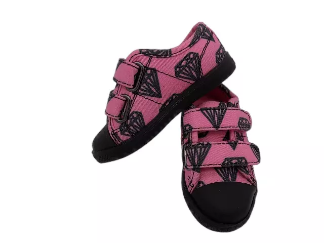 Wholesale Lot Of 1,000 Of Pairs Of Dezzys Kids Sneakers- Streetwear Inspired Children’s Lifestyle Brand – Original Retail Prices To $200 A Pair – Your Price Is Only $5.00 Each